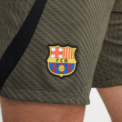 Short FC Barcelona Strike